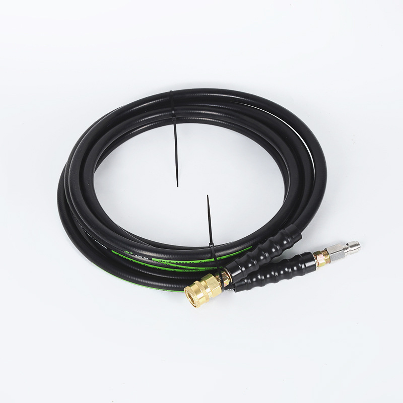 গৃহস্থালি নর্দমার মধ্যে উচ্চ চাপের জল পাইপগুলি আনলগিং করা